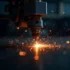 Kỹ thuật viên đang đổ mực vào hộp mực máy in laser tại văn phòng, với các dụng cụ cần thiết.